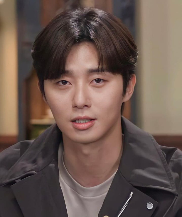 Cận cảnh gương mặt của tài tử Itaewon Class khiến dân tình 