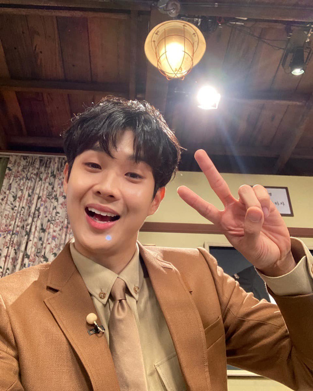 Nhờ sự góp mặt của hội bạn thân trong fanmeeting nên tài tử Ký Sinh Trùng đã rất vui vẻ