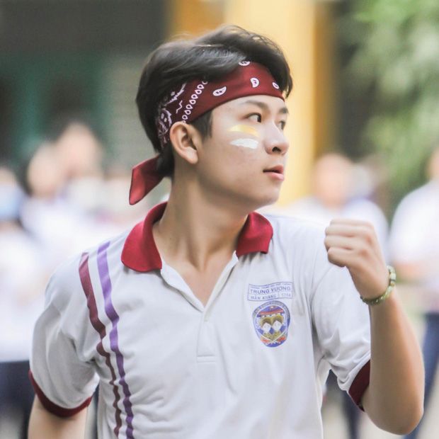 Mẫn Khang là học sinh trường THPT Trưng Vương