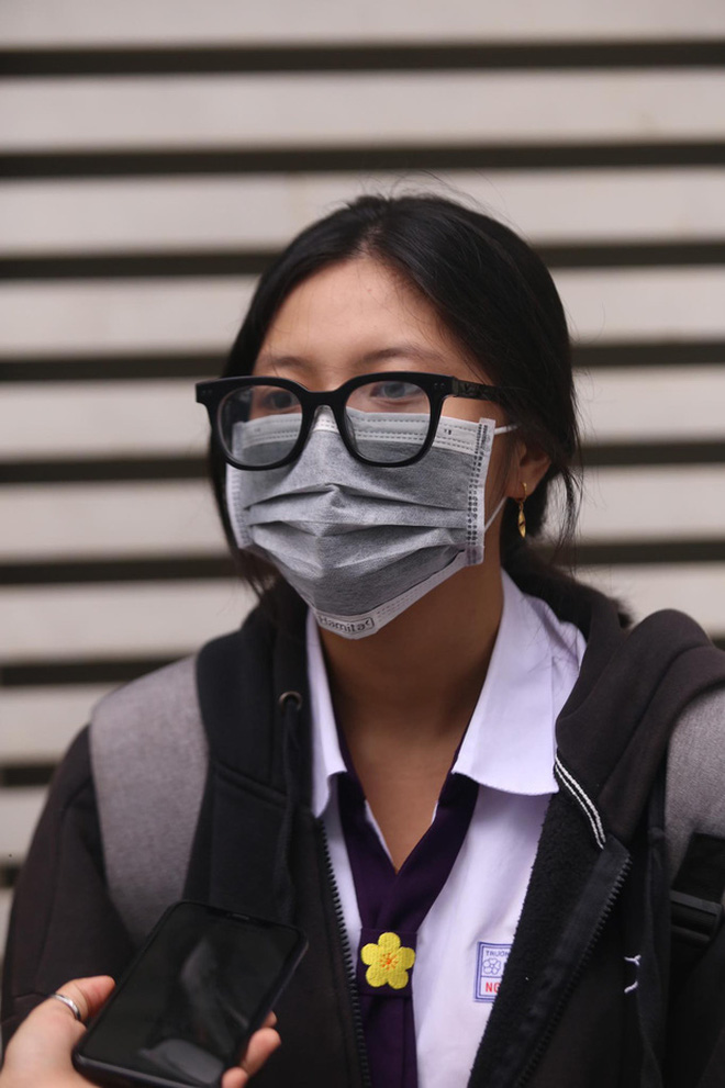 2 thí sinh ở trường THPT Nguyễn Thị Minh Khai phải đi cách ly do có thí sinh cùng phòng dương tính với Covid-19