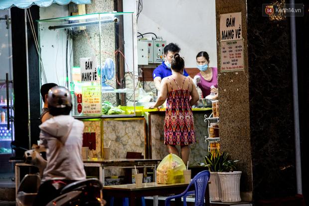Các dịch vụ ăn uống mang về cũng phải tạm ngưng trong 15 ngày
