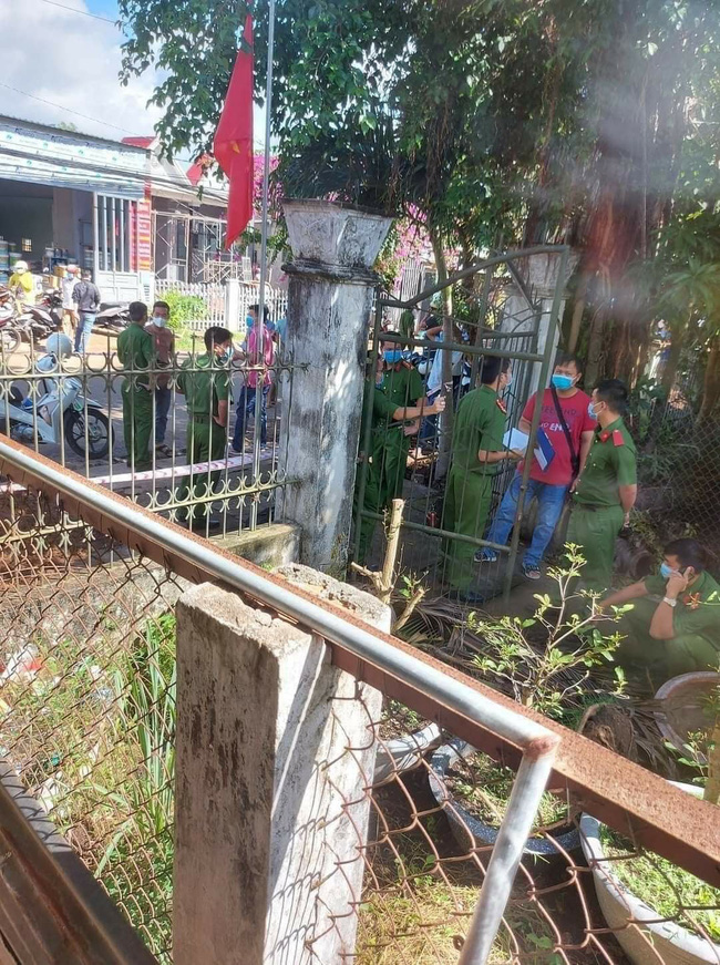 Hàng xóm cho hay, trước khi xảy ra sự việc, họ thấy mẹ con cô giáo thường hay xảy ra mâu thuẫn.