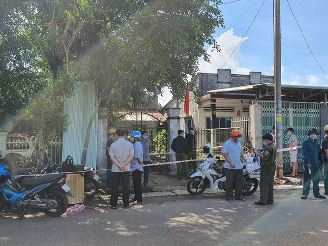 Lực lượng chức năng đang điều tra nguyên nhân sự việc. Ảnh: Công an TP.HCM