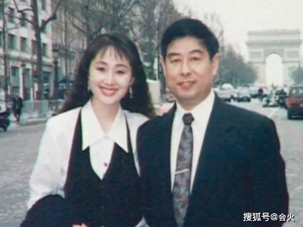 Bức hình hiếm hoi của 2 vợ chồng