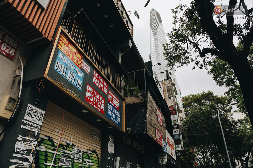 Hàng loạt nhà phố cho thuê ế ẩm trên đường Hồ Tùng Mậu, quận 1
