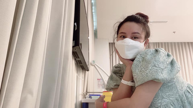 Chiều ngày 13/7, Vy Oanh tung loạt ảnh có mặt tại phòng sinh
