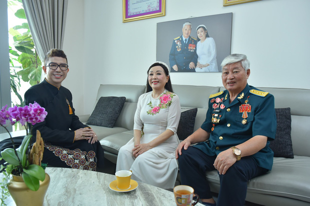 Vợ chồng NSND Thu Hiền sinh sống tại 1 ngôi nhà khang trang ở TP.HCM. Với bà, chồng vừa là người 