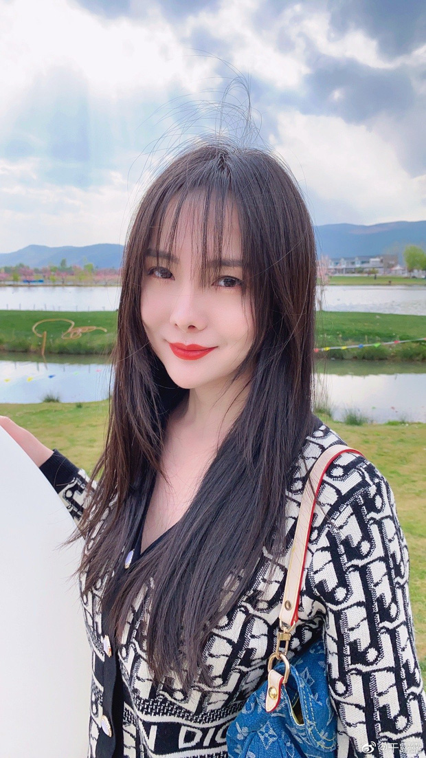 Cận cảnh nhan sắc của Can Lộ Lộ thời điểm hiện tại. Cô nàng bị đặt nghi vấn đã 