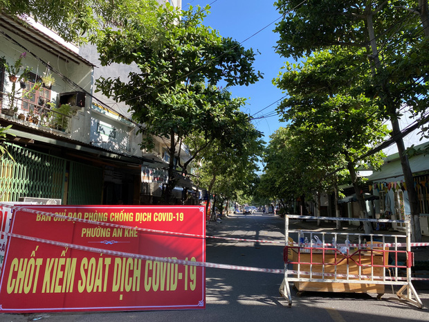 Một khu vực vừa bị phong tỏa vì liên quan chuỗi lây nhiễm là chủ tiệm cắt tóc tại đường Nguyễn Phước Nguyên