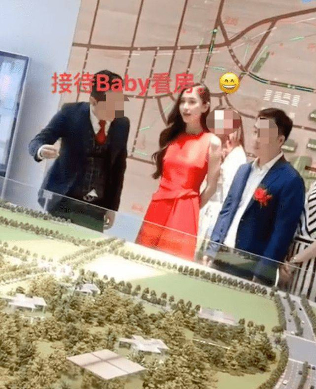 Baby xuất hiện tại 1 trung tâm giao dịch bất động sản