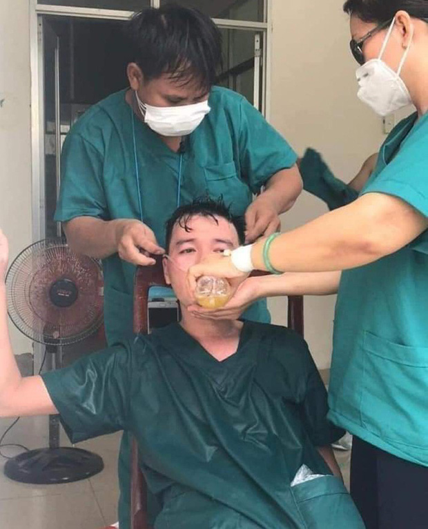 Các nhân viên y tế đang phải căng mình chống dịch, trả lại cuộc sống bình yên cho người dân (Ảnh minh họa)