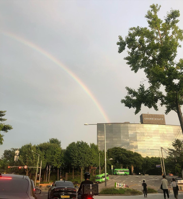 Bài viết của Bi Rain khiến nhiều người đồn đoán Kim Tae Hee có thai đứa con thứ 3