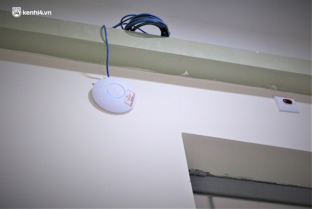 Các khu điều trị COVID-19 triệu chứng nhẹ đều được trang bị wifi tốc độ cao để phục vụ bệnh nhân