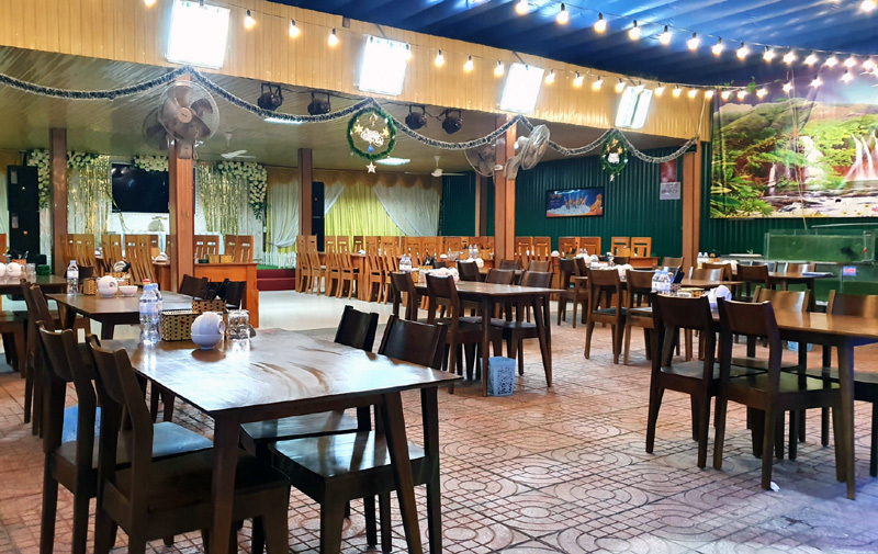 Nhiều điểm bán đồ uống có cồn phải dừng hoạt động và không có thu nhập.