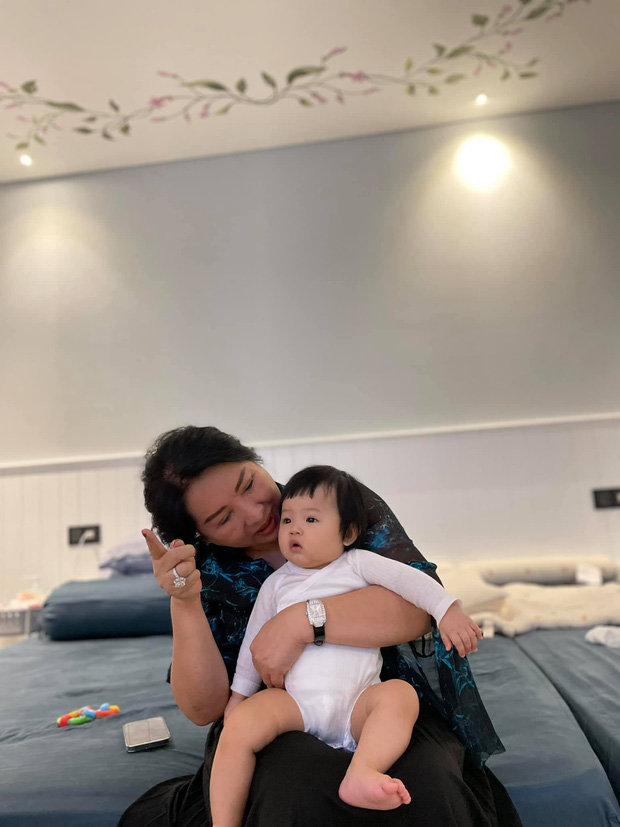 Trước đó, Suchin nhiều lần được nhận xét như 