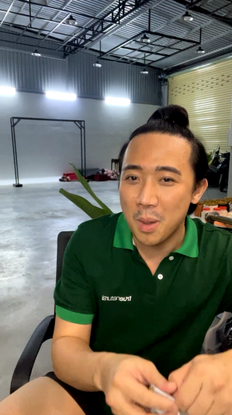 Nam MC còn không ngại livestream sau khi bị bàn tán khá nhiều về ngoại hình