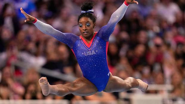 Simone Biles quyết định gắn bó đời mình với TDDC.