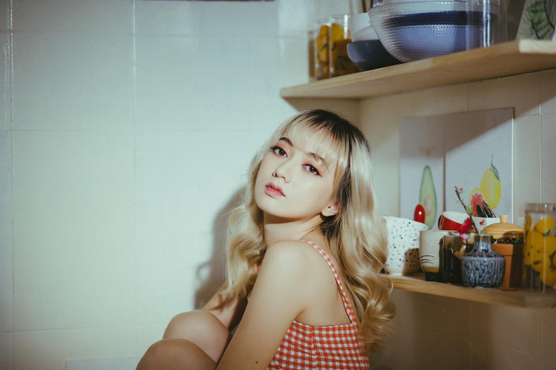 Thay vì làm ca sĩ, Xuân Nghi rẽ hướng sang việc sản xuất âm nhạc và đào tạo tài năng trẻ