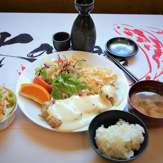 Viện sĩ Trung Nam Sơn luôn luôn tuân thủ chế độ ăn uống nhạt, ít muối.