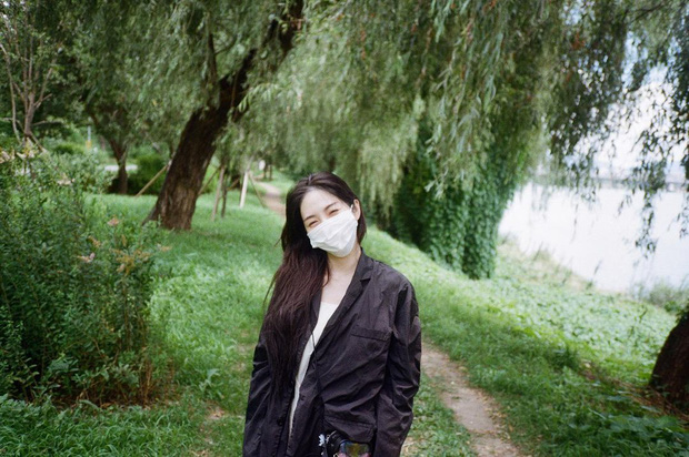 Sau khi hồi tỉnh từ lần tự tử thứ 4, Mina đã nhanh chóng quay trở lại mạng xã hội