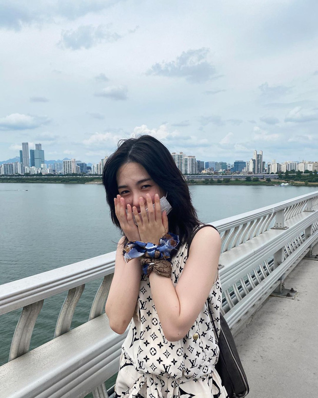 ... nên dân tình đều mong Mina có thể phục hồi tâm lý trở lại, tránh xa thị phi