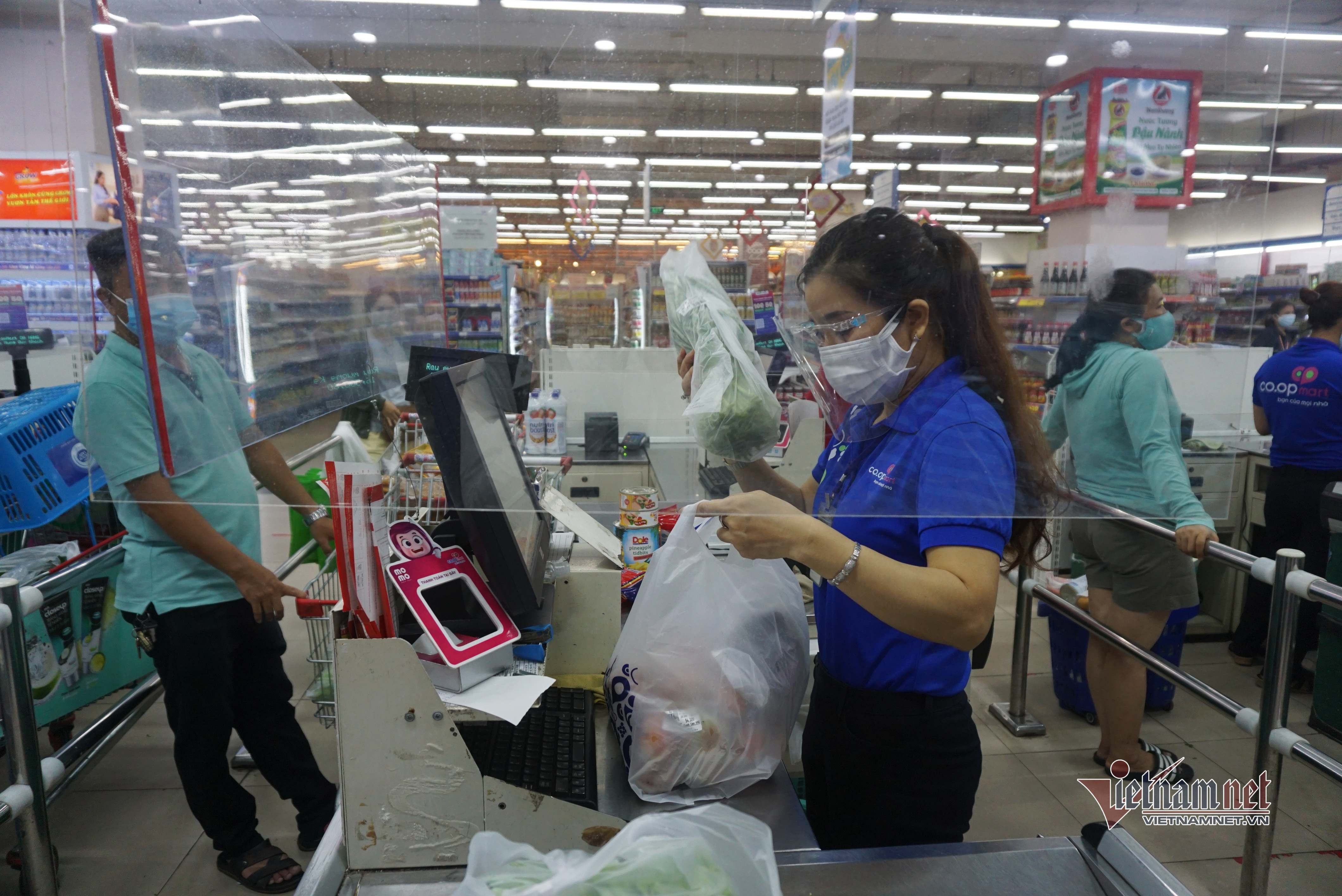 Tình trạng người dân đổ xô đi mua hàng đã không còn diễn ra như những ngày trước