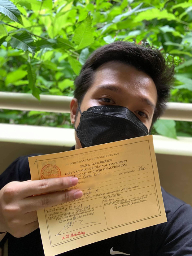 Quang Kiên đã tiêm vaccine Sinopharm vào ngày 15/8