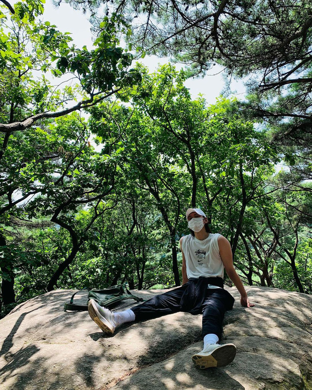 Trông Ji Chang Wook đã hoàn toàn khỏe mạnh trở lại như thời điểm trước khi nhiễm bệnh