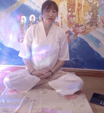 Phi Thanh Vân lộ rõ vẻ đau buồn sau khi mẹ ruột mất đột ngột, cô hối hận vì không kề cận mẹ trong giây phút cuối đời