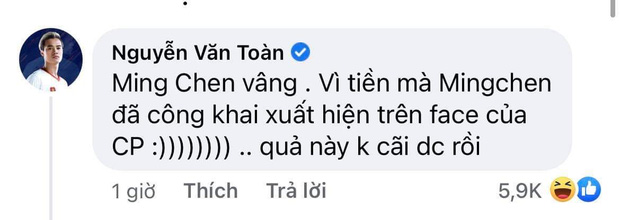Ai thi nhau chúc mừng các kiểu chứ Văn Toàn phải tranh thủ trêu ghẹo 1 chút cho vui trước đã