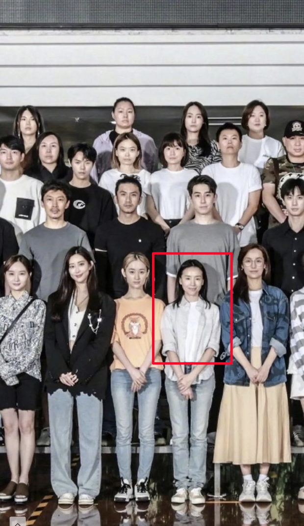 Đổng Khiết cũng xuất hiện trong lớp học bồi dưỡng này