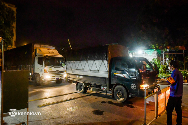 Thường ngày, chợ đầu mối phía Nam có 568 hộ kinh doanh thường xuyên, trong đó có gần 400 hộ kinh doanh hàng hoá thiết yếu. Trung tâm kinh doanh chợ đầu mối phía Nam đã đưa ra nhiều phương án, yêu cầu đối với các tiểu thương khi buôn bán trở lại