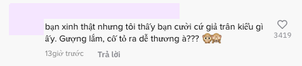 ... hay thậm chí là giả trân. Các bình luận này đều thu hút hàng nghìn lượt thả tim