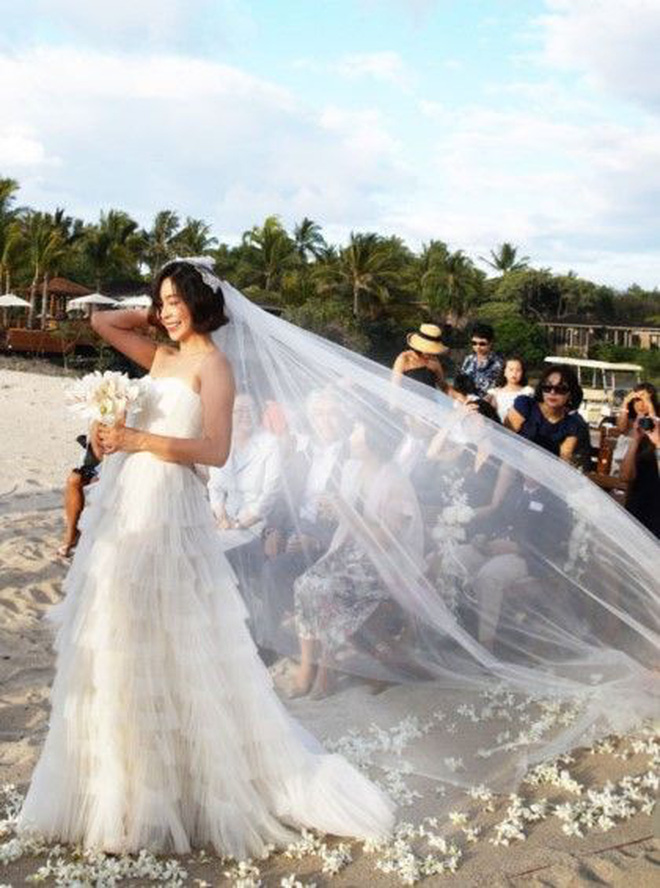 Nữ diễn viên xinh đẹp ngất ngây trong ngày cưới