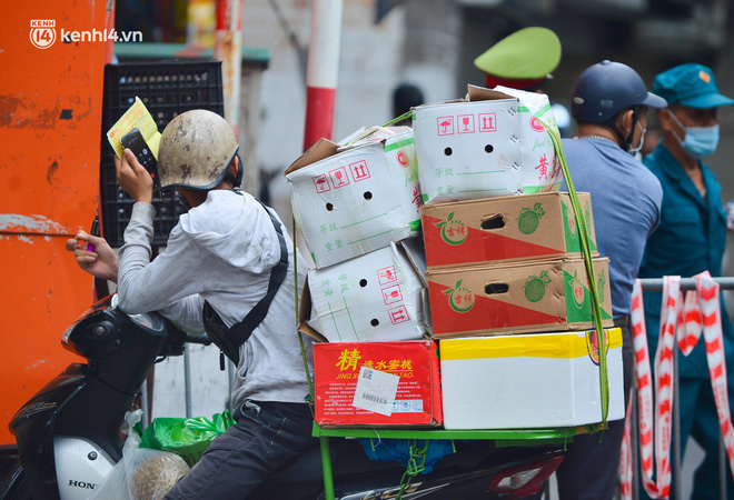 Người dân không thể đi vào khu vực đang cách ly y tế