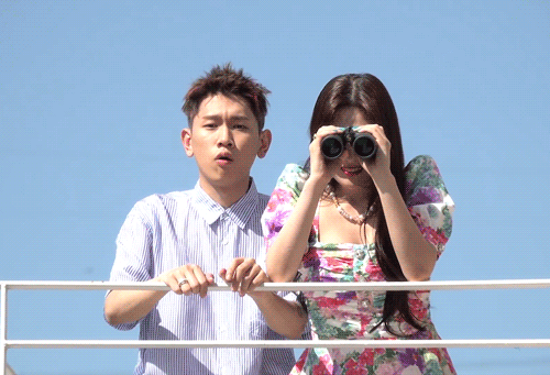 2 ca sĩ phát triển mối quan hệ qua MV Mayday