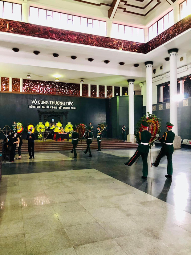 Sự ra đi của nam nghệ sĩ khiến khán giả và đồng nghiệp vô cùng bàng hoàng, thương tiếc