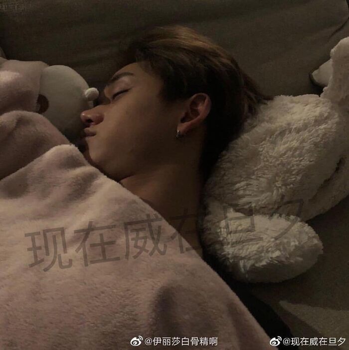 Ảnh chứng minh mối quan hệ của cô gái này và Lucas.