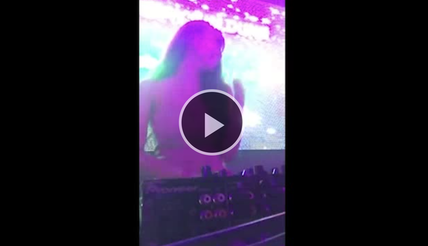 Đoạn clip đánh nhạc của Jenny Yến xuất hiện trên website bán dâm 