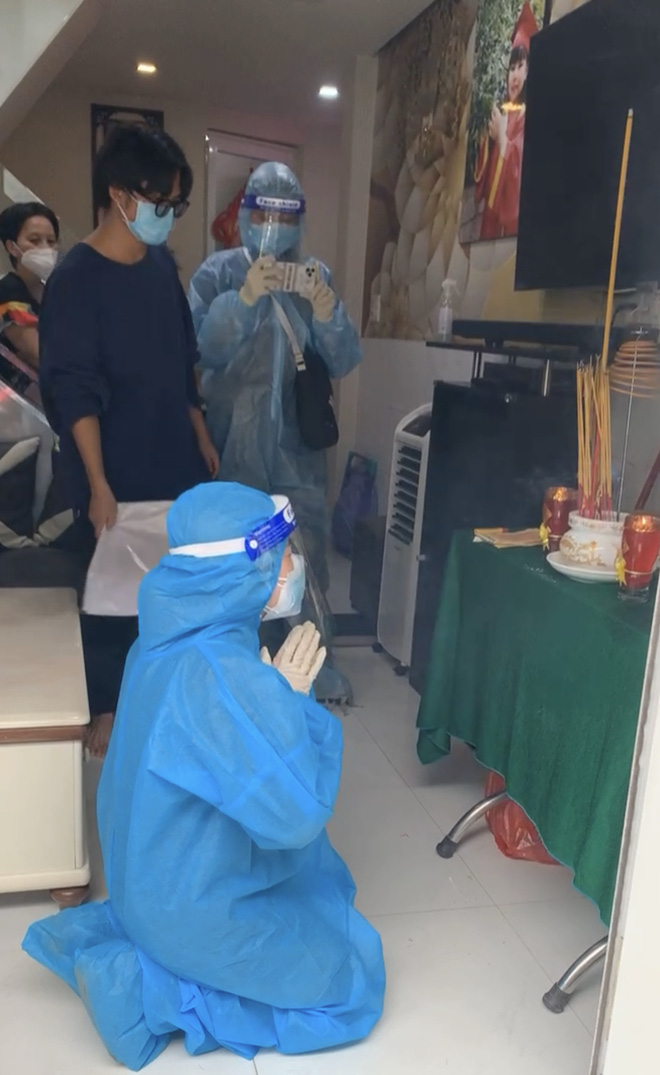 Bình Tinh suy sụp, giọng đã khàn đi vì khóc quá nhiều trong suốt cả ngày qua