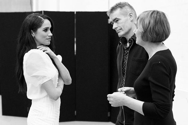 Một trong số ảnh Meghan đăng lên Instagram trong chuyến thăm Nhà hát Quốc gia.