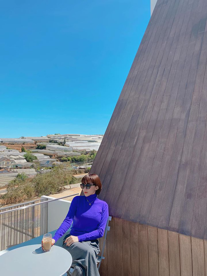 Căn biệt thự siêu khủng của vợ chồng Hoàng Touliver trên Đà Lạt là nơi check in quen thuộc của nhiều nghệ sĩ Vbiz và giới trẻ