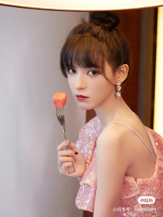 Nhan sắc khả ái của Trương Dư Hi khiến ai cũng phải xao động