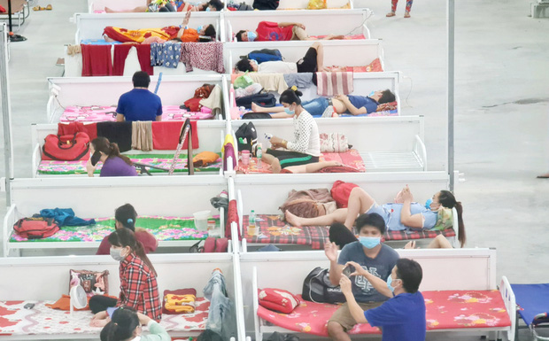 Việc điều trị, chăm sóc bệnh nhân F0 tại Khu điều trị dã chiến Thới Hòa đã diễn ra ổn định, trật tự (Ảnh: Báo Bình Dương)