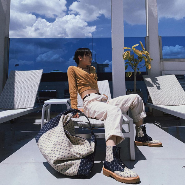 Dù là boots cao cổ hay túi 