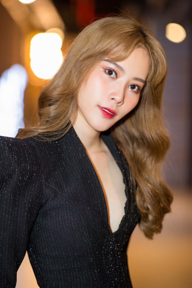 Tuy nhiên, đi đôi với thành công, Nam Em cũng vướng không ít lùm xùm liên quan đến đời sống cá nhân