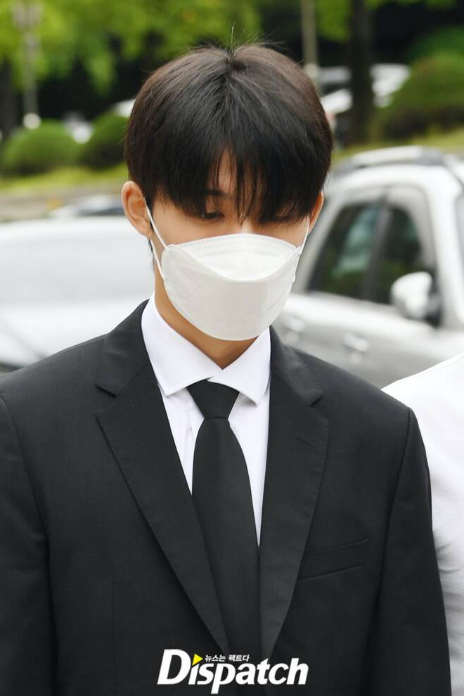 B.I đã nhận mức án cuối là 4 năm tù treo