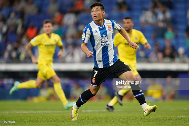 Wu Lei thi đấu tại La Liga trong màu áo Espanyol (Ảnh: Getty Images)