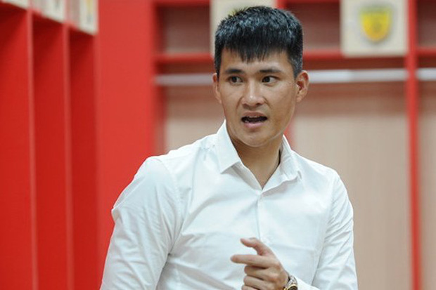 Trước đó, Công Vinh còn phũ phàng đặt ra câu hỏi 