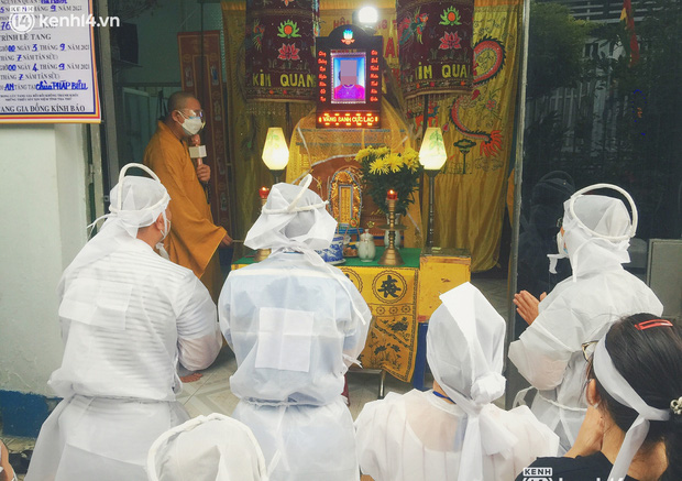 Vì tuổi đã cao lại có bệnh lý nền nên sau khi nhiễm Covid-19 (dù đã được điều trị thành công), mẹ chồng chị Hằng đã mãi mãi ra đi